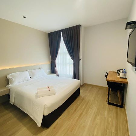 Hotel U And Me Kulai Exterior foto