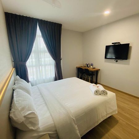 Hotel U And Me Kulai Exterior foto