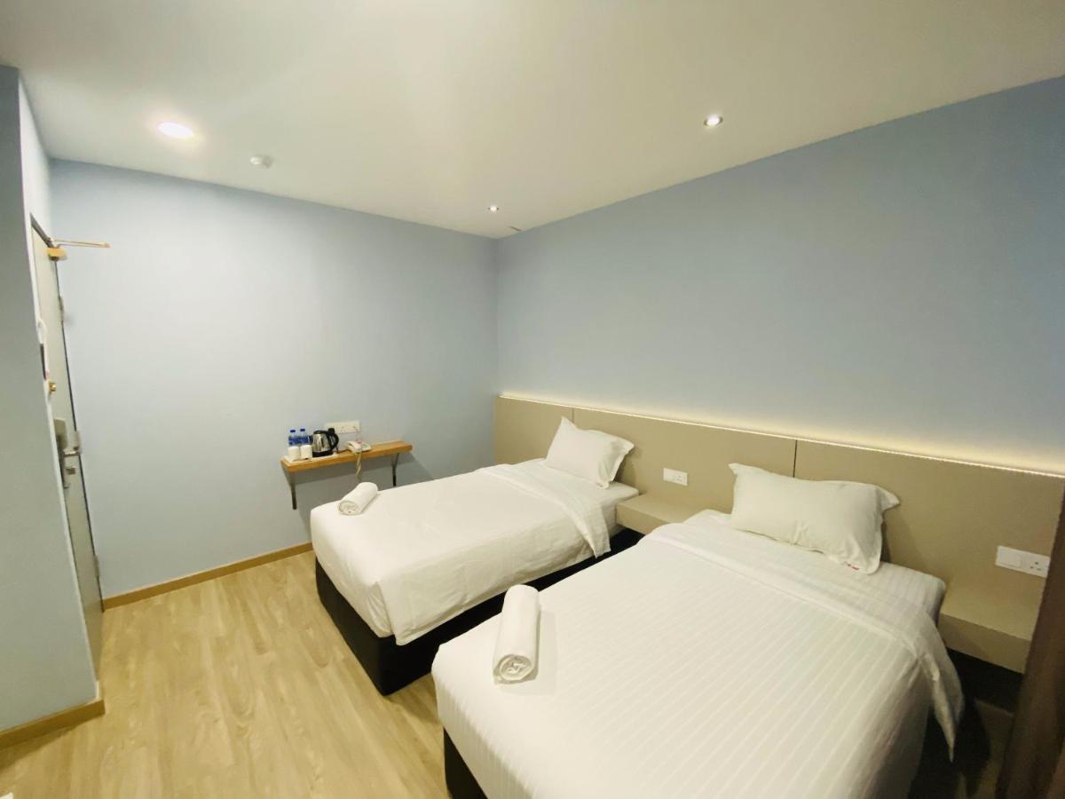 Hotel U And Me Kulai Exterior foto
