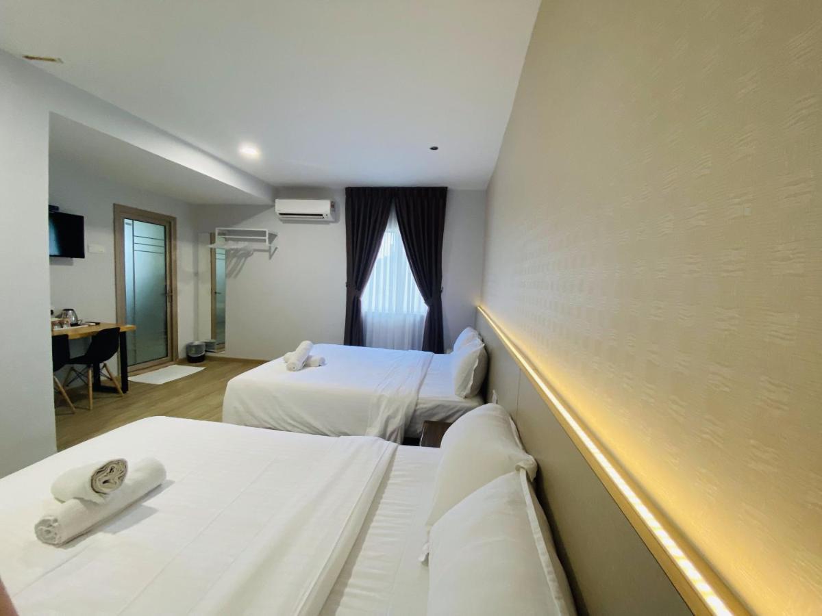 Hotel U And Me Kulai Exterior foto